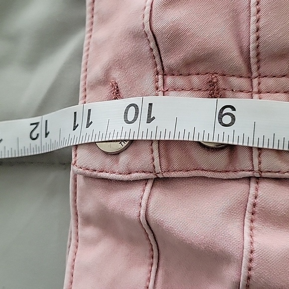 Tinseltown High Rise Shorts - Picture 11 of 12